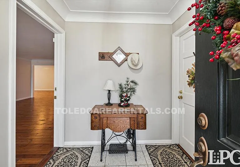 3835 Hillandale Rd E — Photo 6