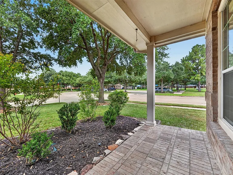 7603 Kenmark Ct — Photo 6