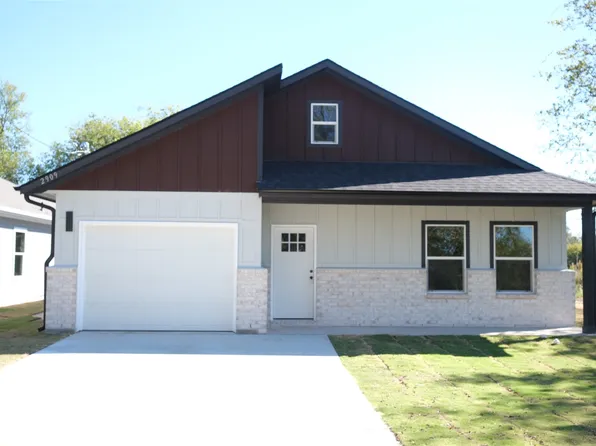 2911 Langford St, Greenville, TX 75401