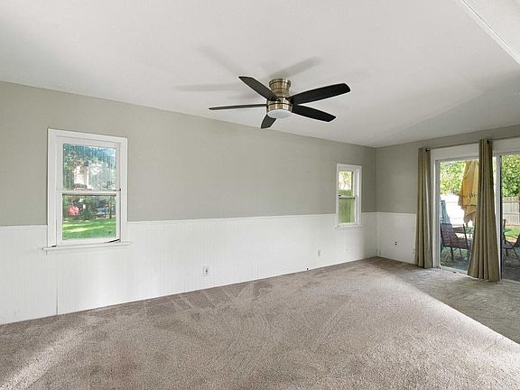 3rd image of 816 Armour ROAD
