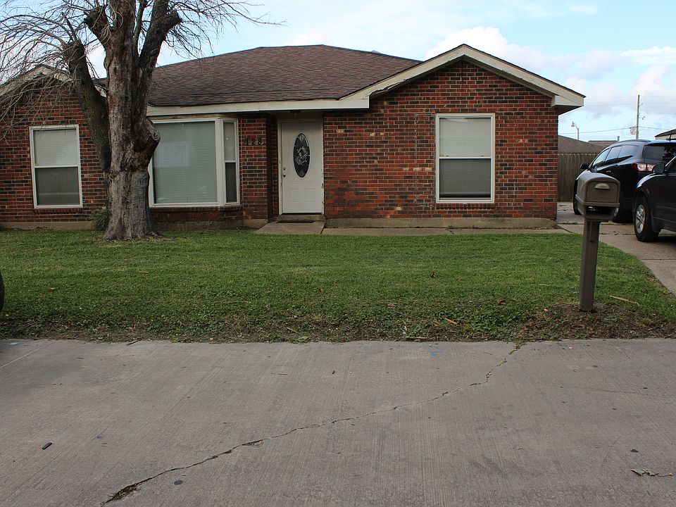 1st image of 128 Stephen Dr