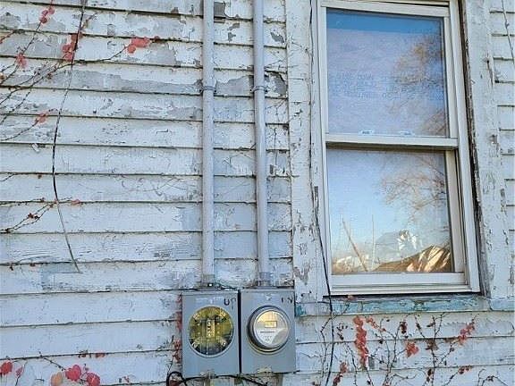 3rd image of 631 E 130th St