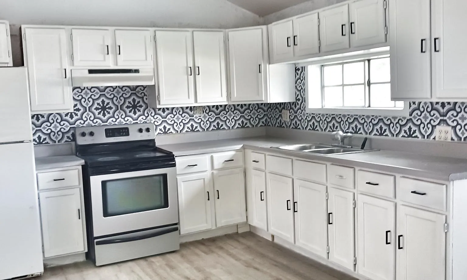 1505 N Orange St — Photo 2