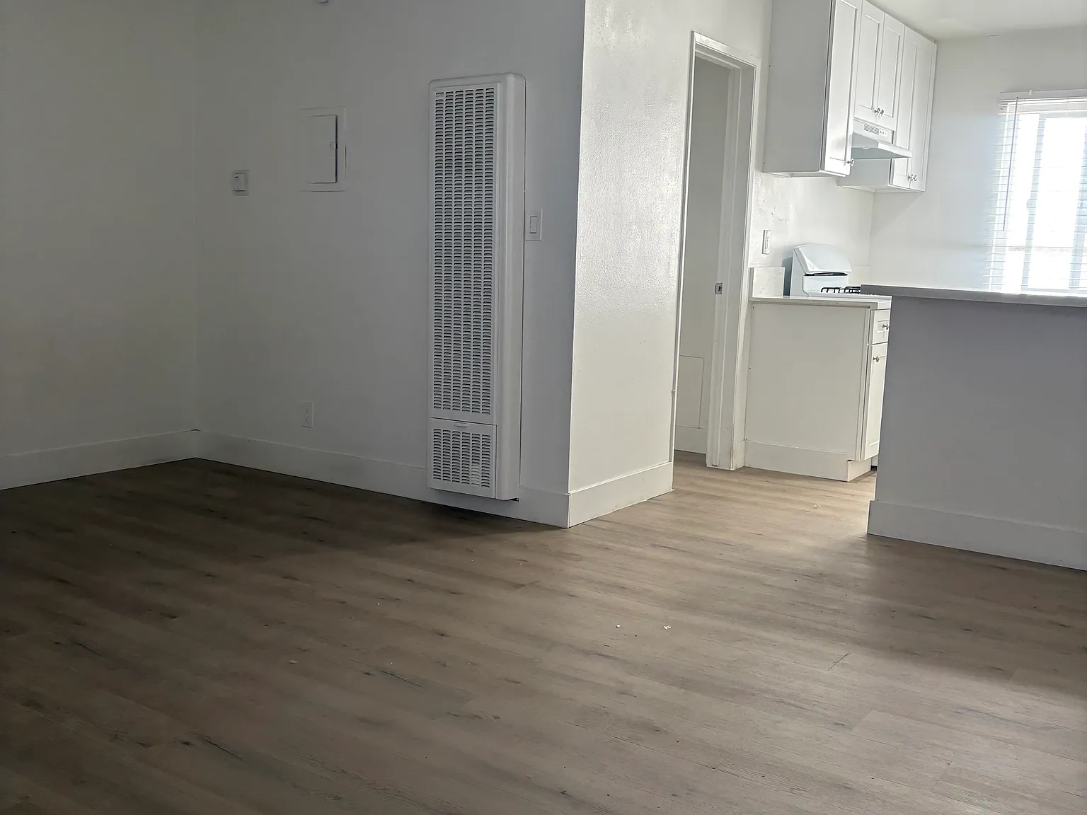 Studio, 415 sqft, $1,395 — Photo 2