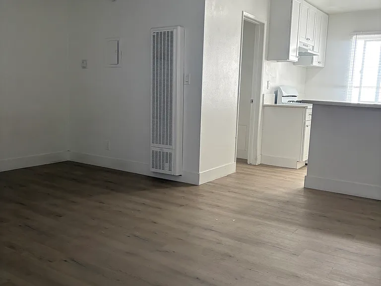 14839 Sherman Way #0 — Photo 2