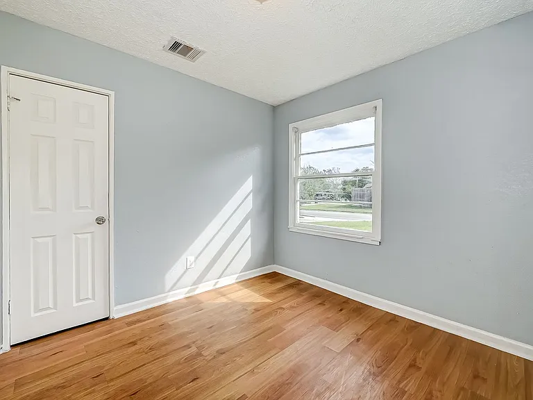 7946 Jutland Rd — Photo 10