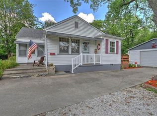 3438 N Macarthur Rd, Decatur, IL 62526