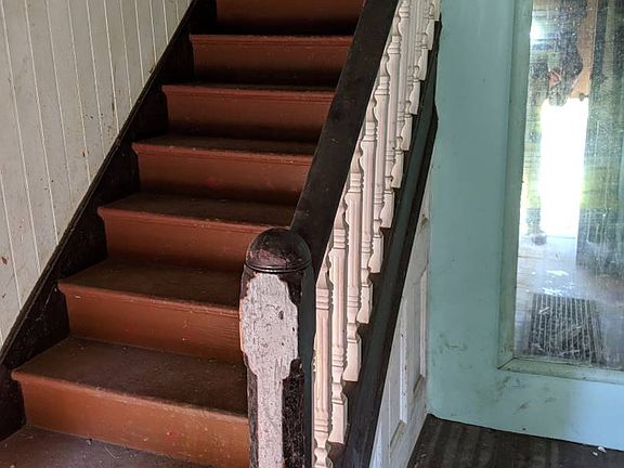 4th image of 301-03 Loomis Ave