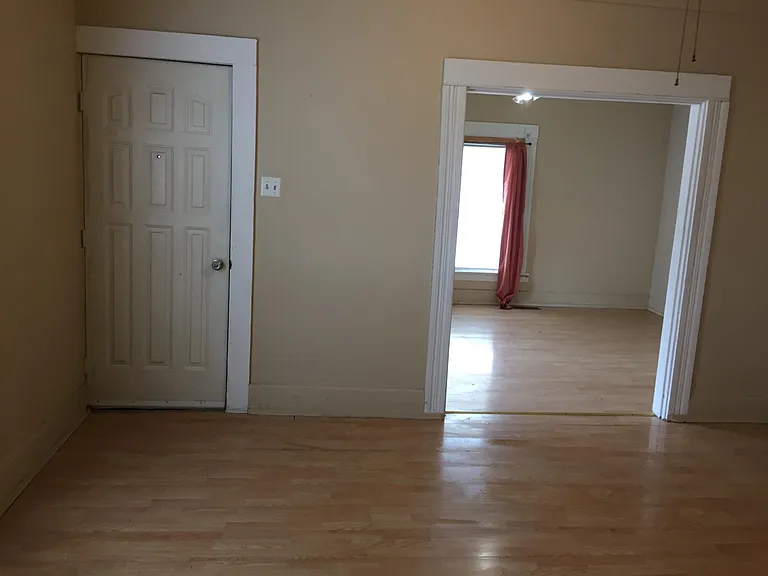 217 NW 5th St — Photo 7