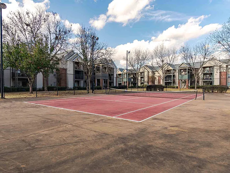 Huntington Chase Apartments — Photo 15