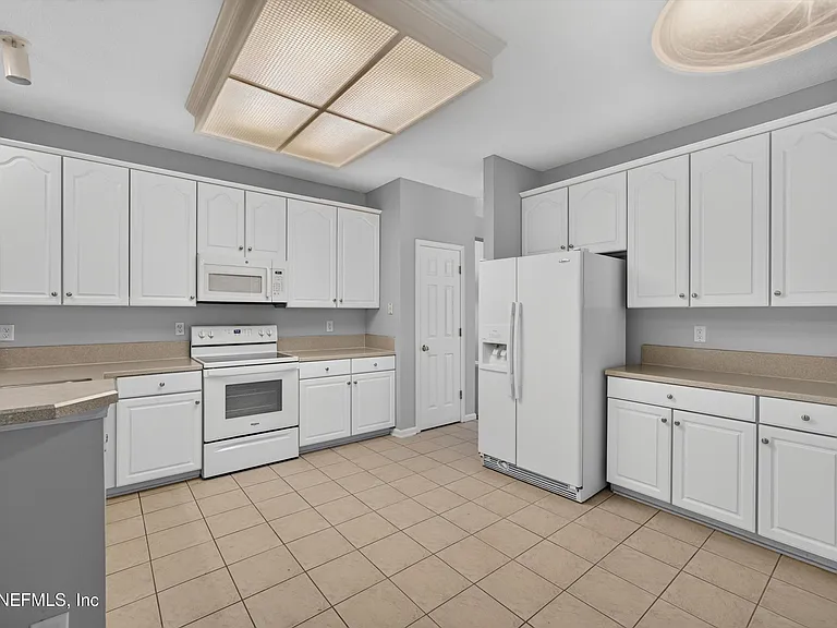 470 Sparrow Branch Cir — Photo 2
