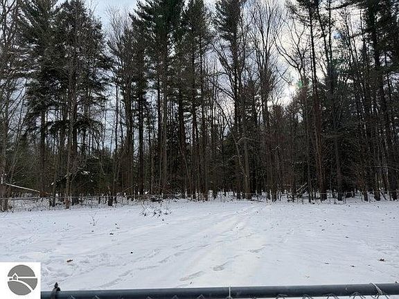 2nd image of 207 N Plank Rd