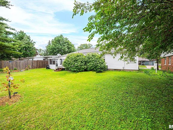 4th image of 4213 N Wycliffe Rd