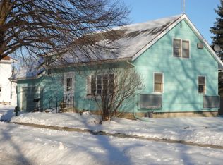 114 S Locust Ave, New Hampton, IA 50659