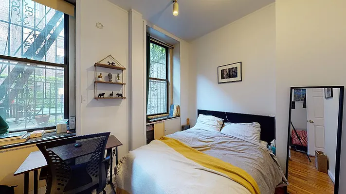 Rented by Bond New York | media 32