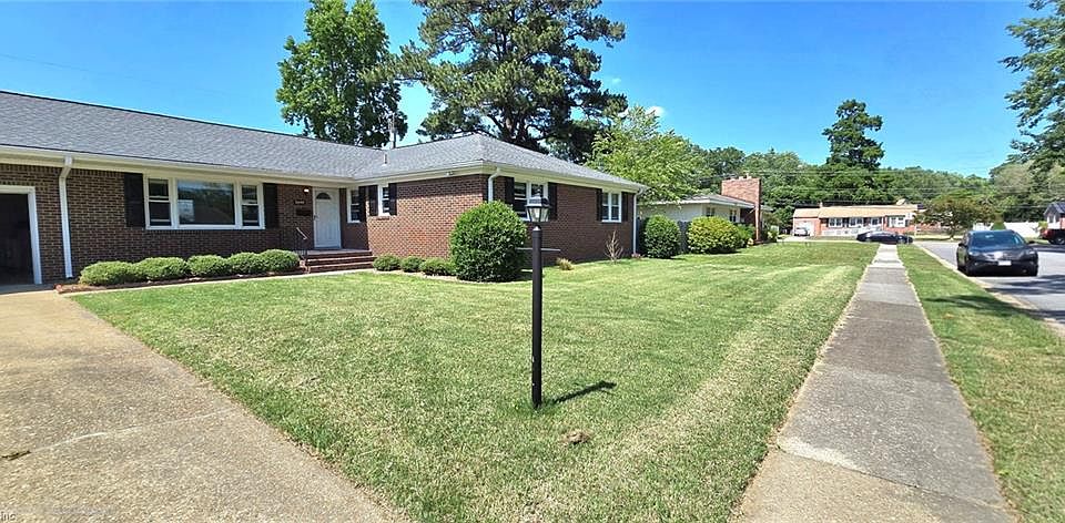 1st image of 2444 Everglades Rd