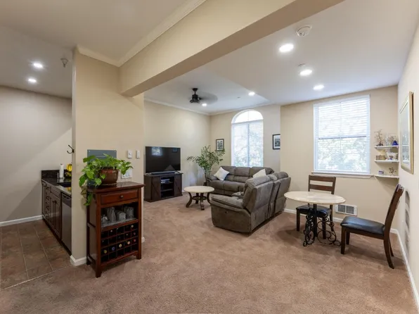 516 Martha St Unit 202, San Jose, CA 95112