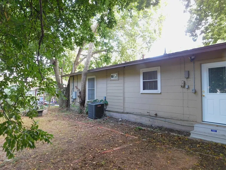 1400 Berkshire Dr — Photo 18