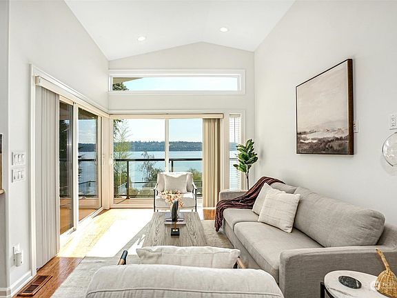 5th image of 11523 Holmes Point Drive NE