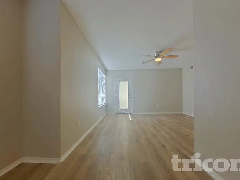 4925 E Desert Cove Ave #127 — Photo 5