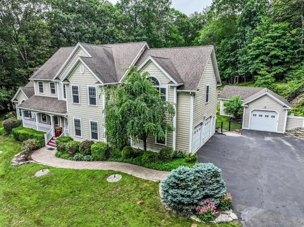 2 Clover Lane, New Milford, CT 06776