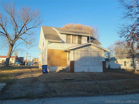 2nd image of 139 Morgan St W
