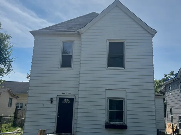 409 Douglas St, Bloomington, IL 61701