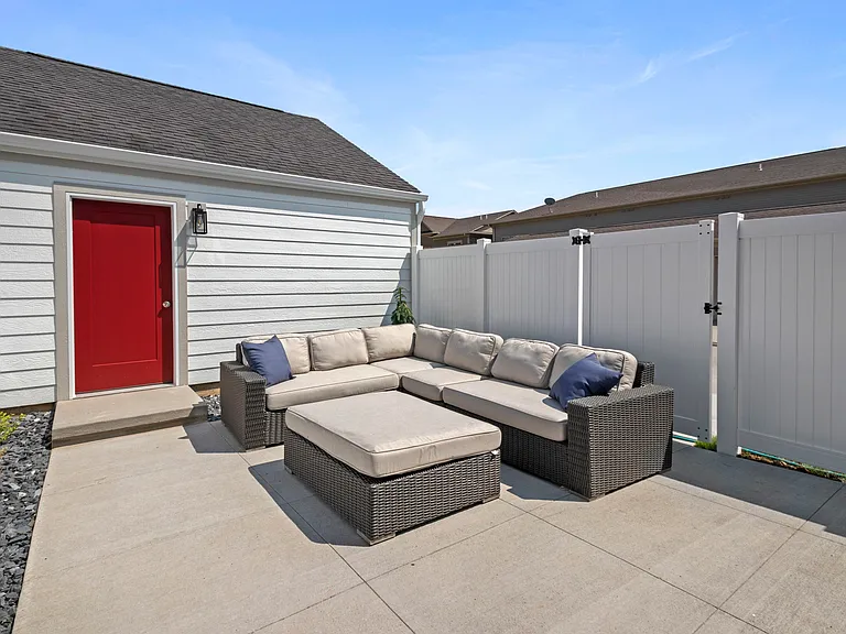 1327 Foster Rd — Photo 41