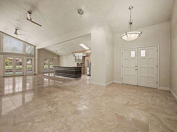 5th image of 3172 Bel Air Dr