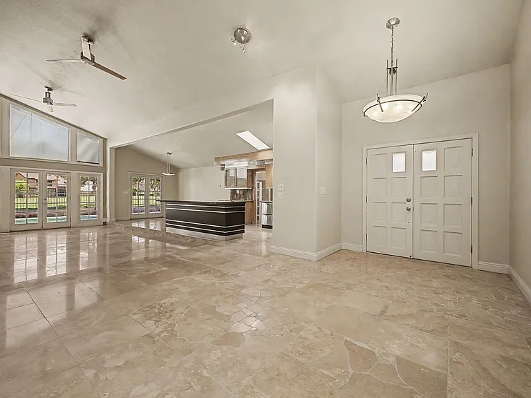 3172 Bel Air Dr — Photo 5
