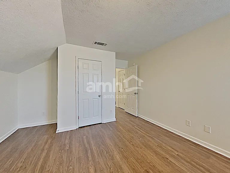 6852 Scarlet Ridge Dr — Photo 18