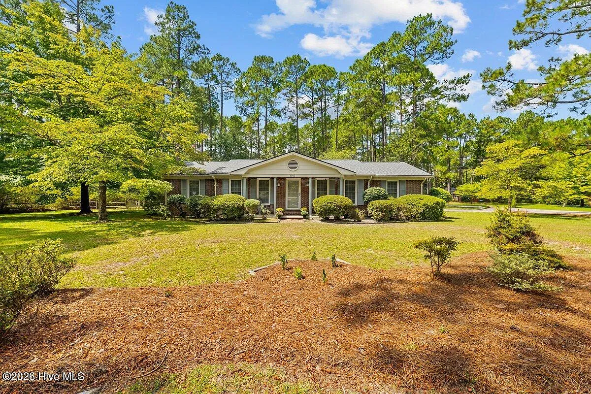 3 bed, 2.0 bath, 2176 sqft, $2,000 — Photo 2