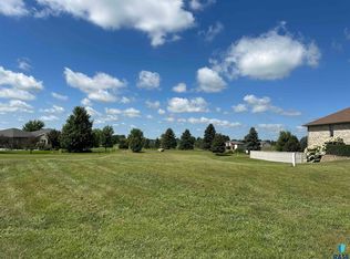 163 Lake Ridge Dr, Wentworth, SD 57075