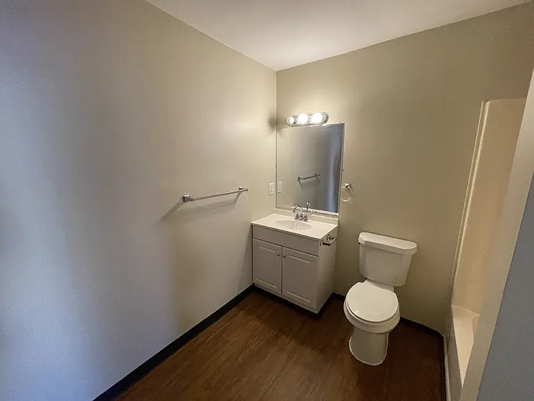 Countryside Apartments — Photo 16