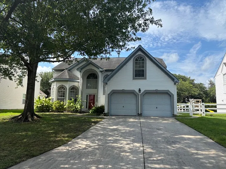 3301 Sacramento Dr — Photo 1
