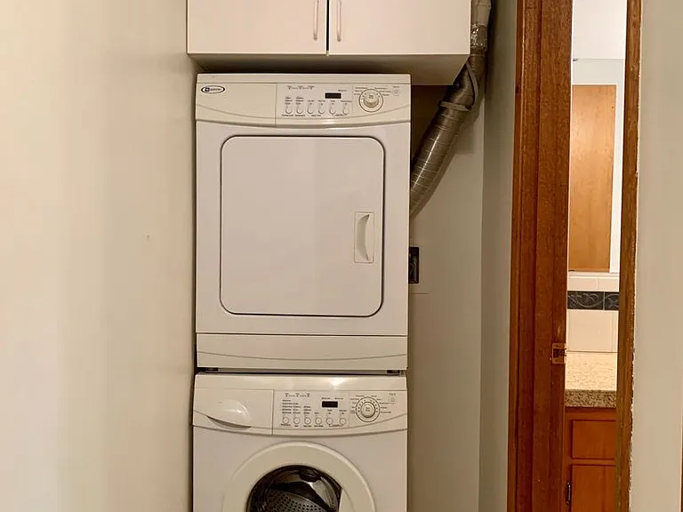 633 W Emerson Street — Photo 5