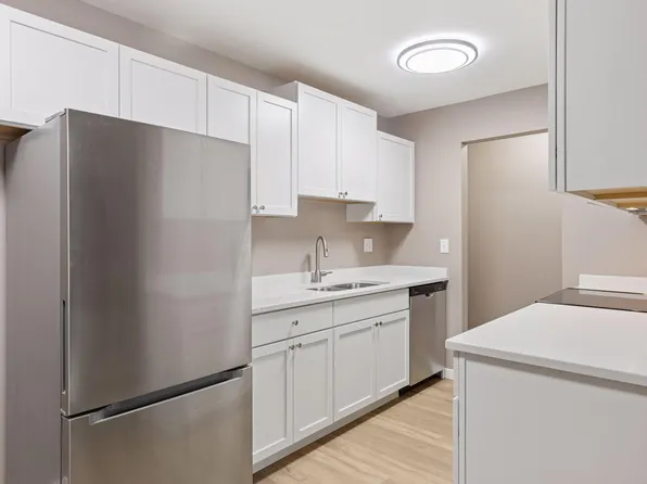 3431 Kent St APT 704, Shoreview, MN 55126