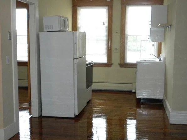 46 Main St APT 9, Amherst, MA 01002