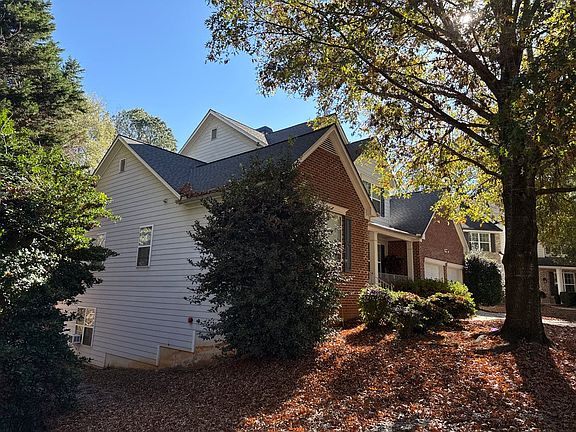 3rd image of 900 Buckhorn Bnd