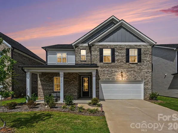 8230 Franklin Trail St, Mint Hill, NC 28227