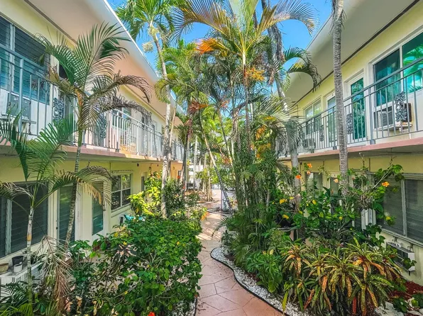 8040 Tatum Waterway Dr APT 1, Miami Beach, FL 33141