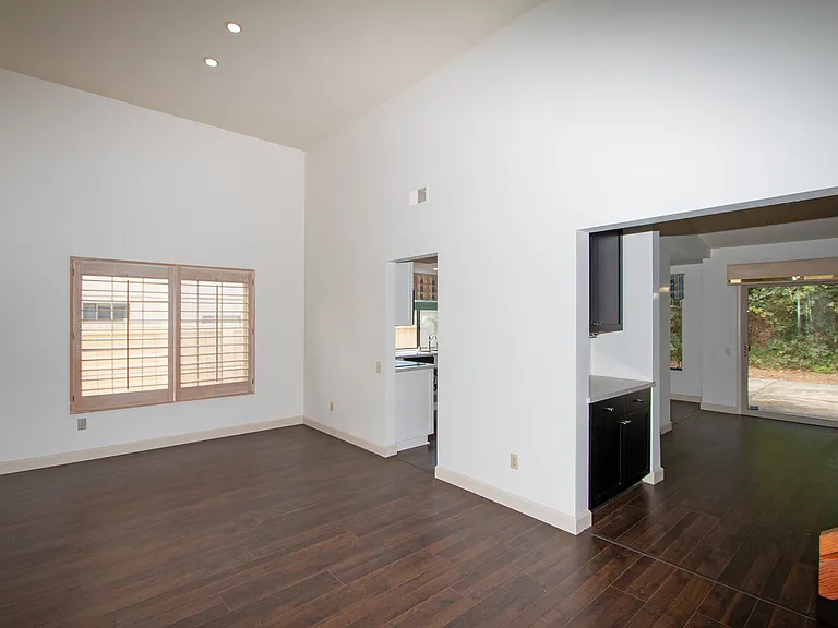 3740 Overpark Rd — Photo 6