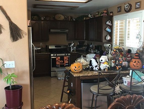 3rd image of 10833 Linden Ave