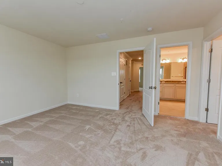7443 Saint Margarets Blvd — Photo 14