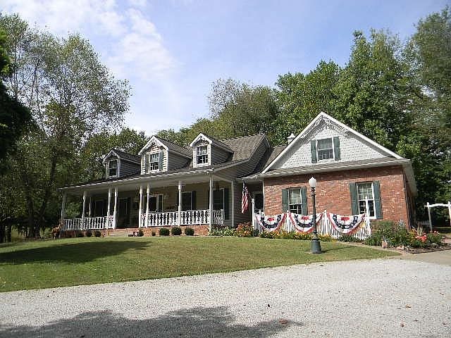 2.5 acres over 2900 SF