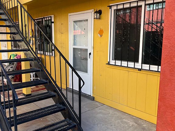 2nd image of 1906 Buena Vista Dr SE Unit A