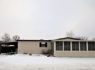 36 Lees Ln #36, Olmsted Falls, OH 44138