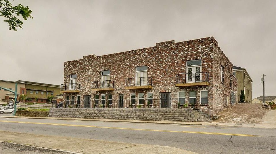 1st image of 611 Madison St APT 301