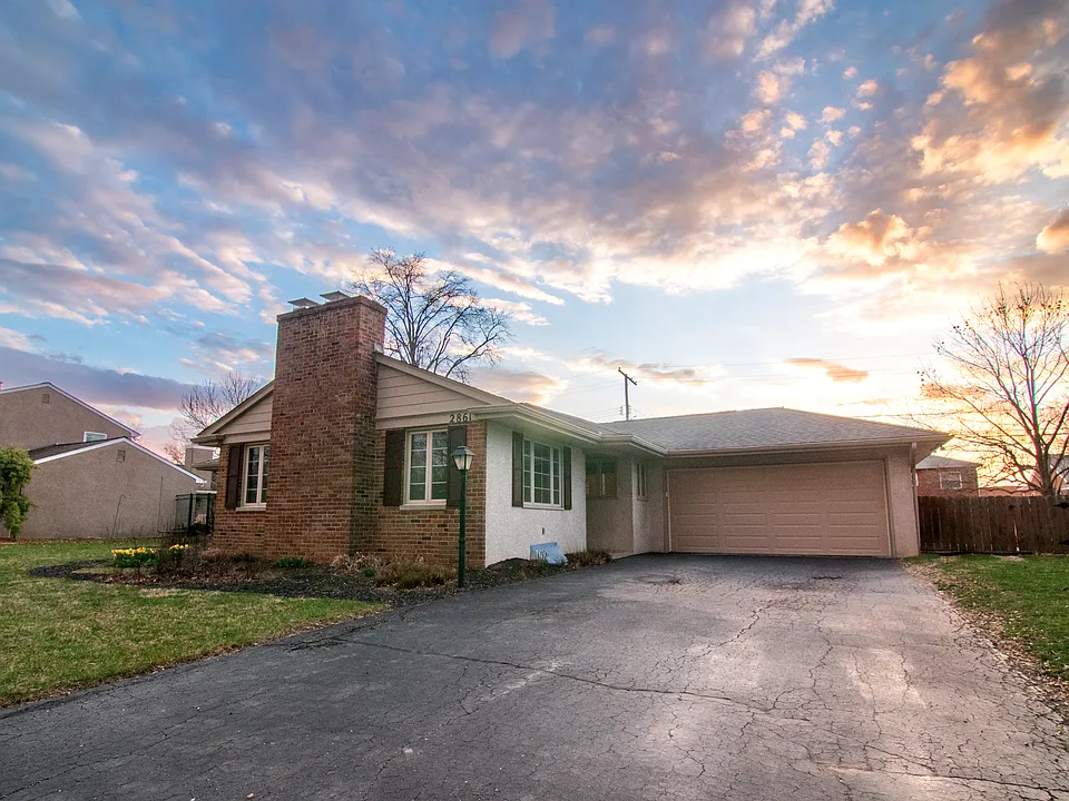 2861 Wellesley Dr