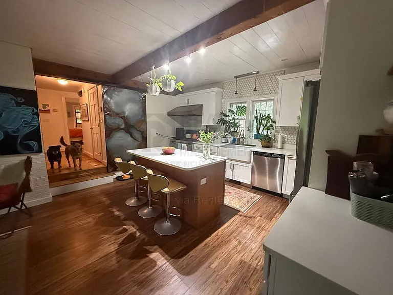 11 Hobbs Rd — Photo 2